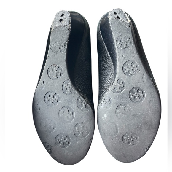 Tory Burch Black Open Toe Wedges with Silver Logo Sz 6 - Picture 2 of 5